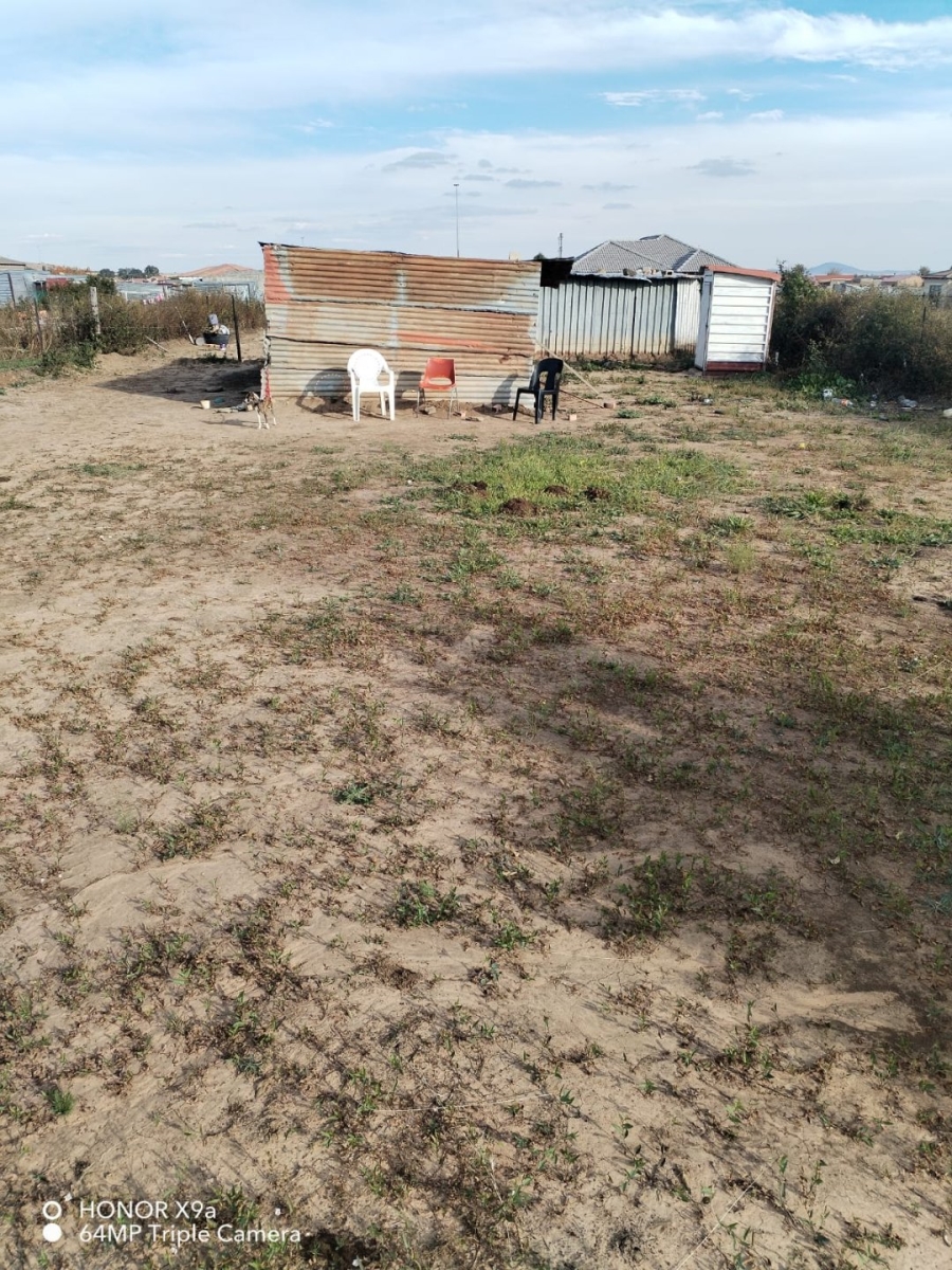 Commercial Property for Sale in Molifi Tau Kloof Free State